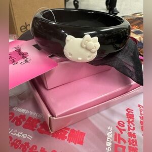 Hello Kitty x Momoberry Limited Edition black bangle resin bracelet NEW